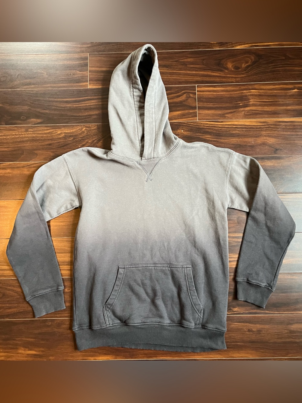 abercrombie kids Boy’s Light to Dark Gray Ombré Pullover Hoodie, 11/12, EUC